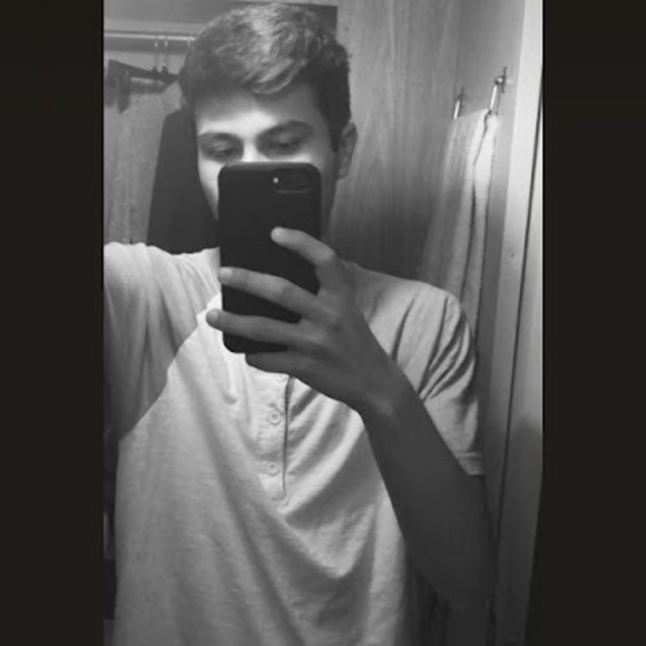 Meet your Posher, Fernando - Picture 1 of 1